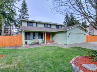 1130 SW Leschi Dr, Oak Harbor, WA 98277