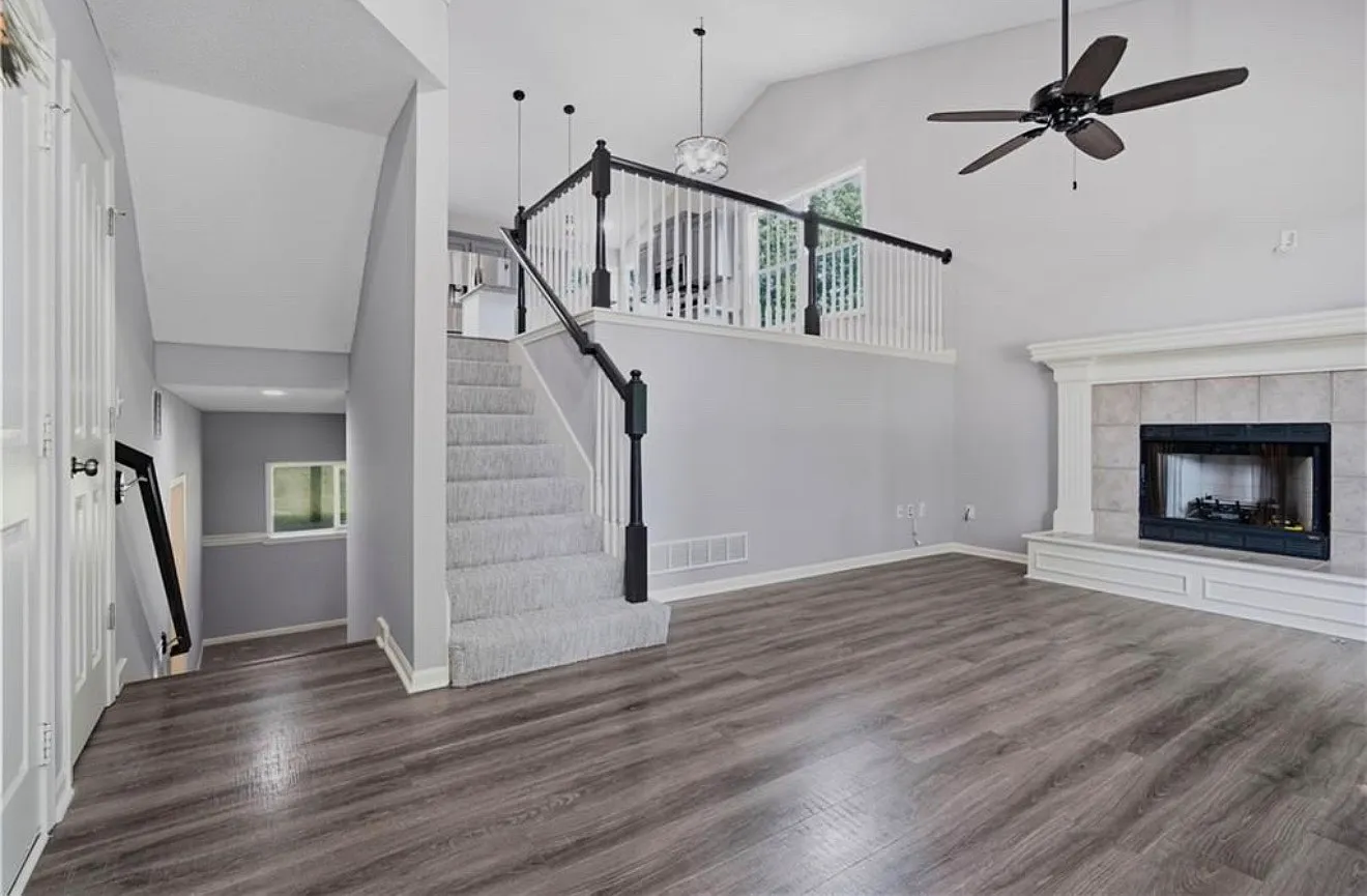 4 bed, 2133 sqft, $2,950 — Photo 2