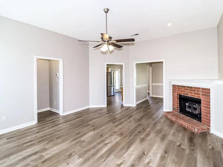 1052 Mossy Knoll Dr — Photo 4