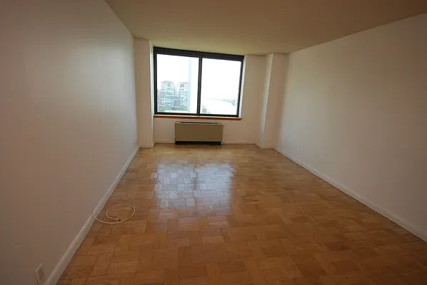 Rented by Yoram Adin, LREB | media 28