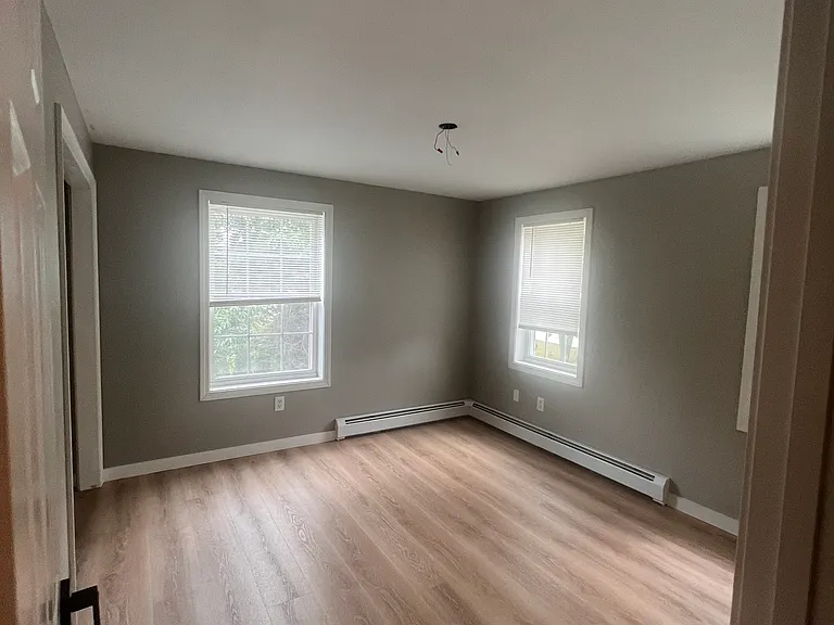 14 Melvin Ave — Photo 2