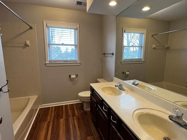 1100 Stowbridge Ln — Photo 34
