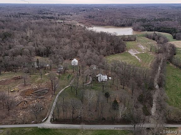 3rd image of 128 N Reid Road