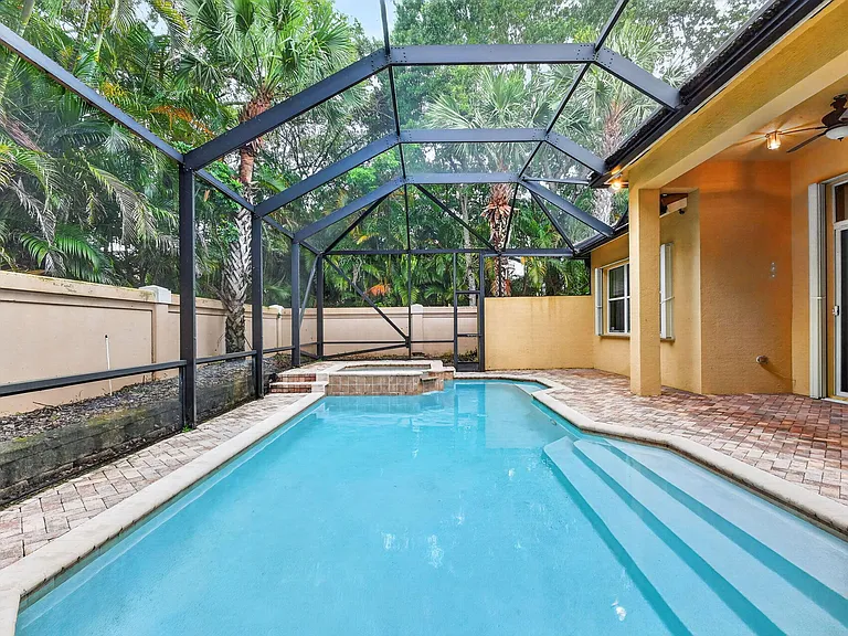 10247 Isle Wynd Ct — Photo 20
