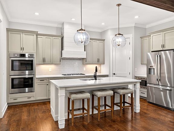 3rd image of 4111B Lone Oak Rd