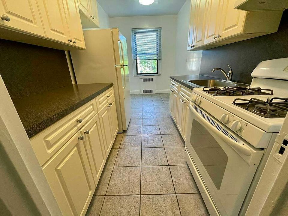 1st image of 172-90 Highland Ave #4J