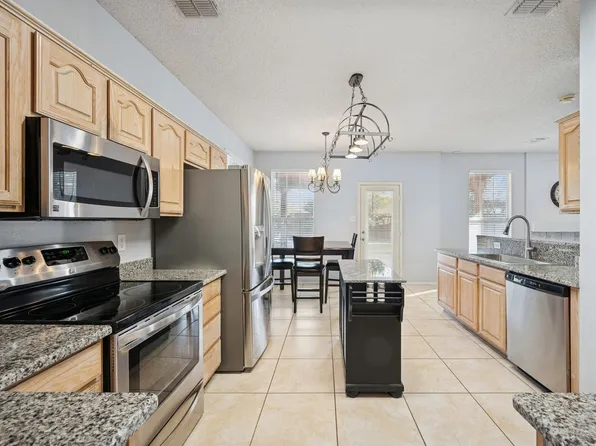 3304 Olympus Ct, Corinth, TX 76210