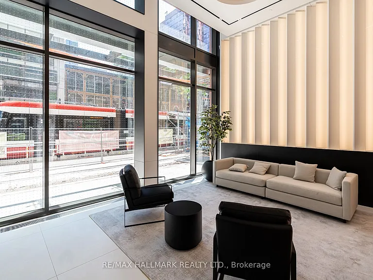400 King St W #1701 — Photo 3