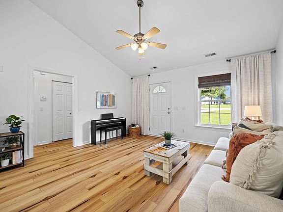 4th image of 65 Rainwood Ct