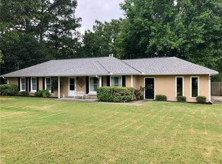 1 Sommerset Dr, Phenix City, AL 36869