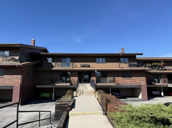 3975 South 84th STREET #2, Greenfield, WI 53228