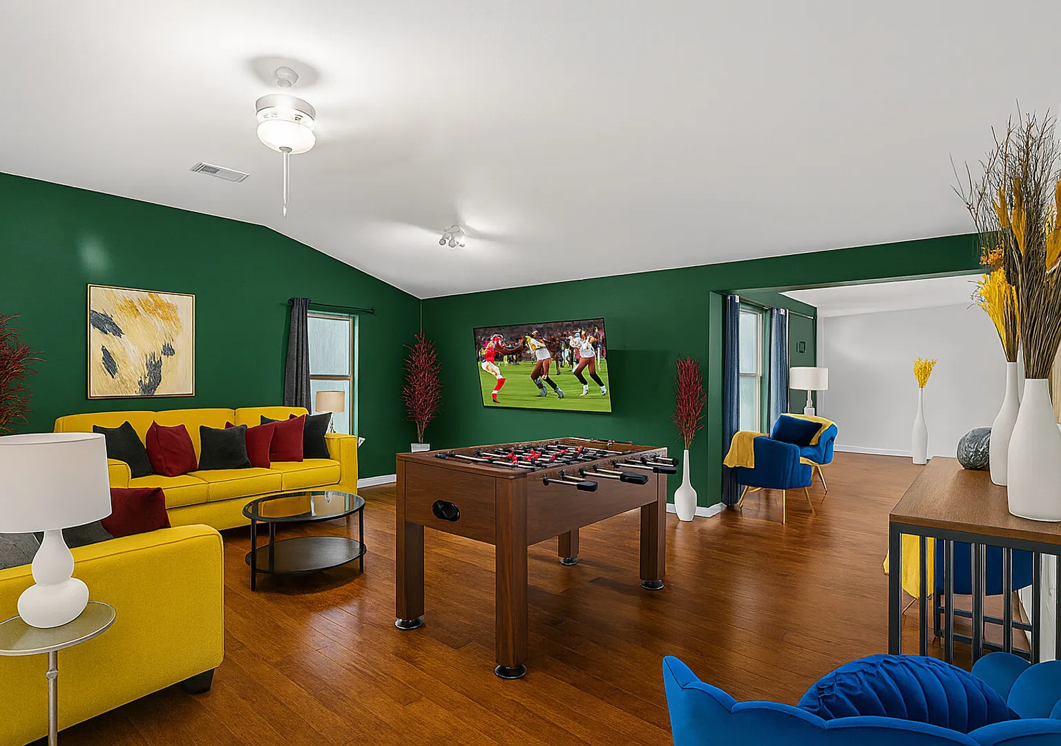Huge yard// crew friendly// crew friendly// relocation/insurance — Photo 1