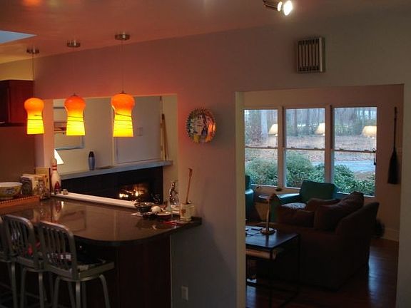 4th image of 125 Edgewood Ln