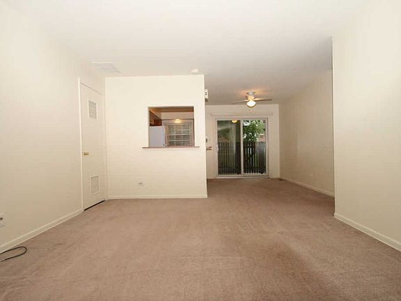 4th image of 224 Washington Sq APT B