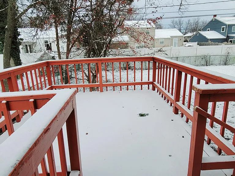 1116 Greentree Rd — Photo 17