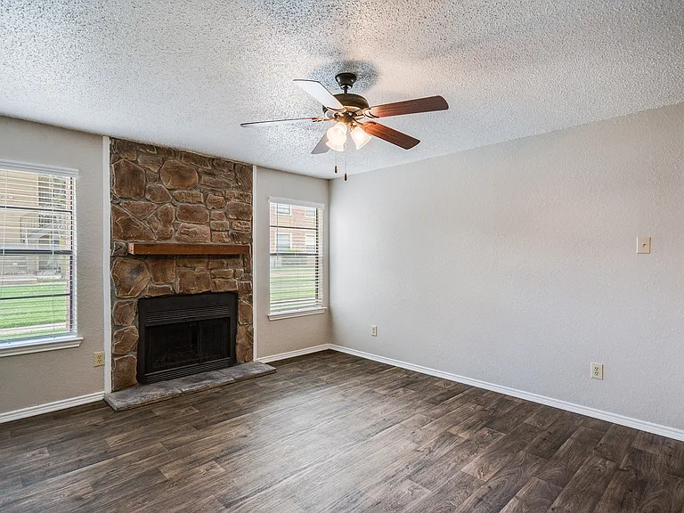 Brookstone & Terrace — Photo 13