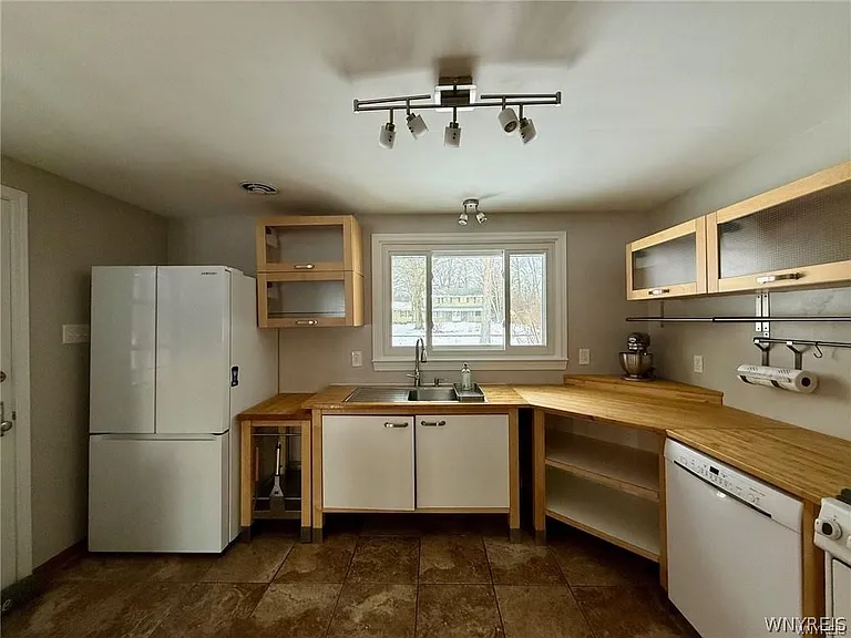 5125 Forest Rd — Photo 18