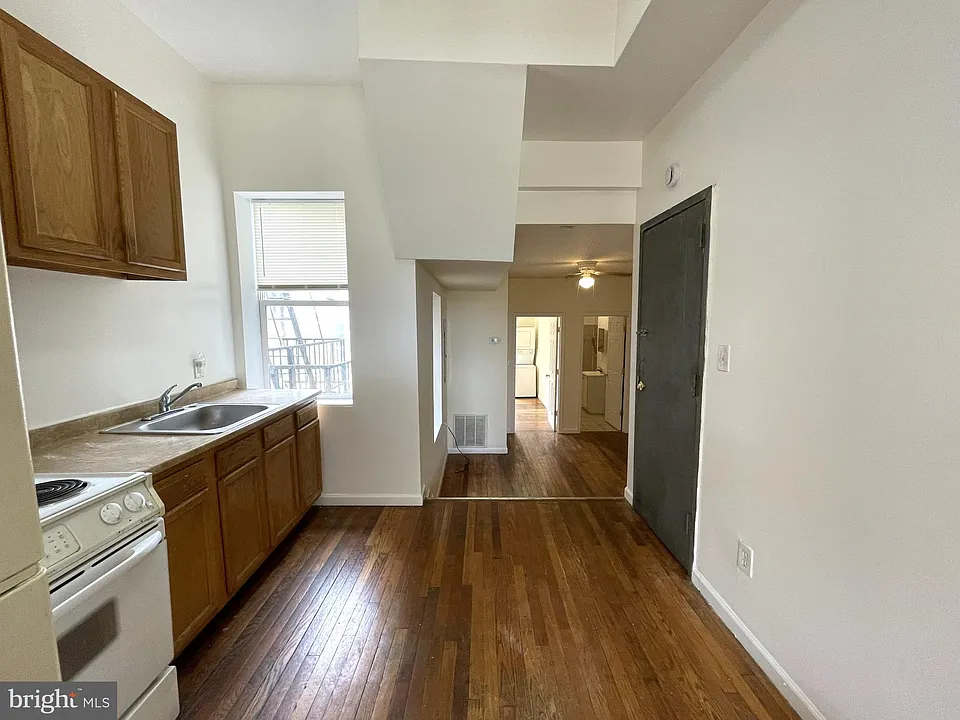 1021 N Caroline St #2
