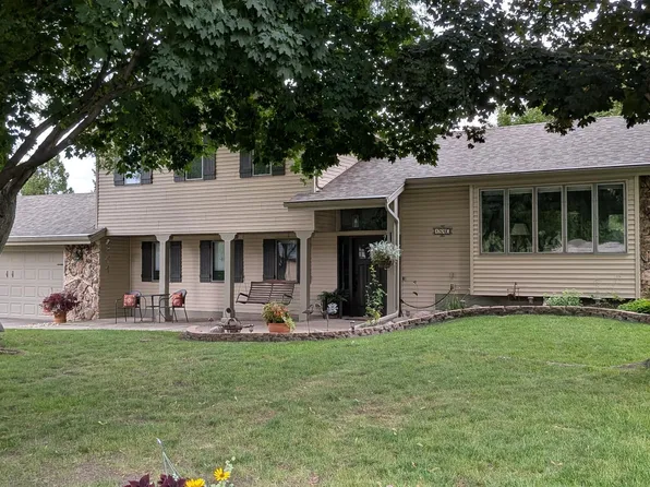 1840 Twin Circle Dr, Mendota Heights, MN 55118