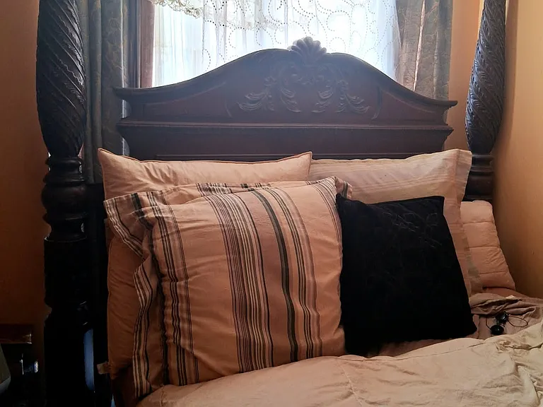 Bedroom A: $1,480 Private room with Queen sized bed