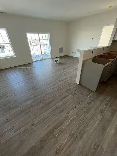 College Park Apartments — Photo 10