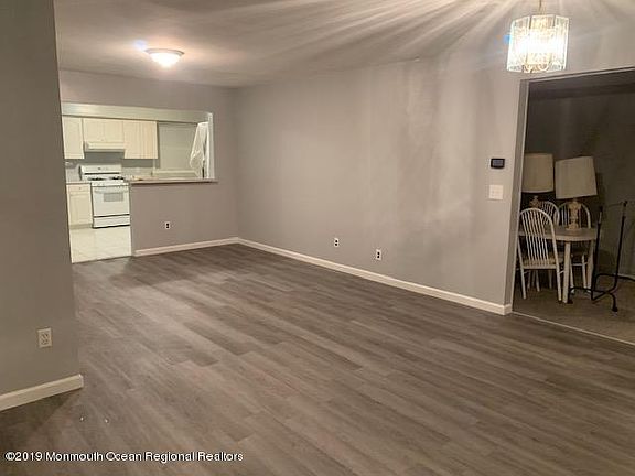 3rd image of 91 Larch Dr