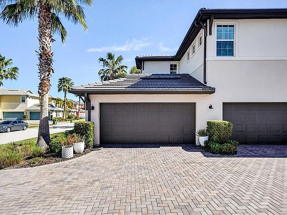 5th image of 1251 Riverscape St