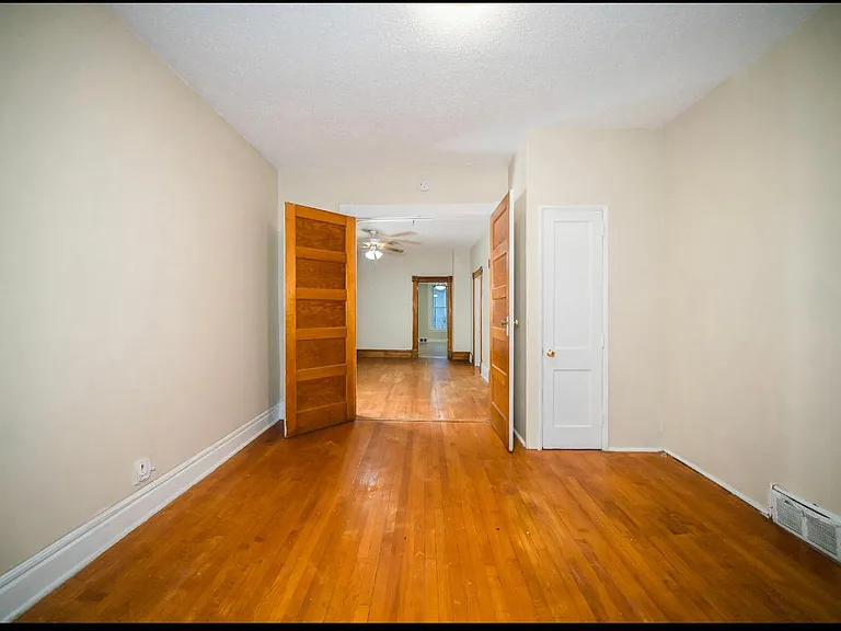 701 Bedford St #2 — Photo 8