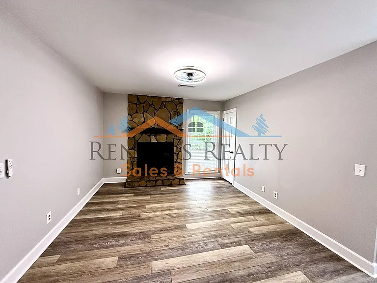 2107 Epworth Dr NE #H — Photo 5