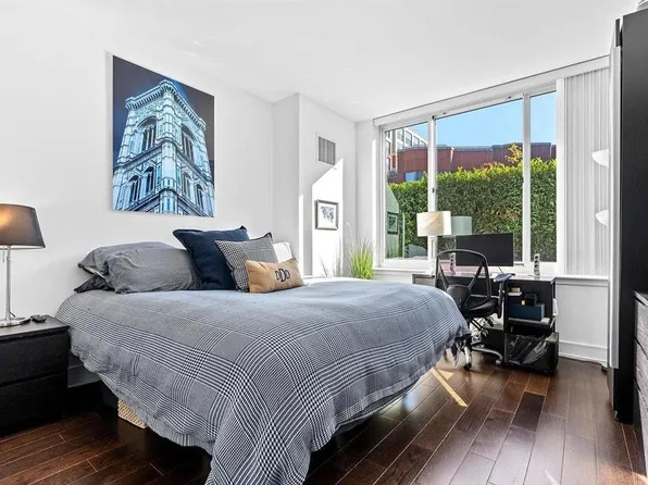 1100 Maxwell Lane image 14 of 20