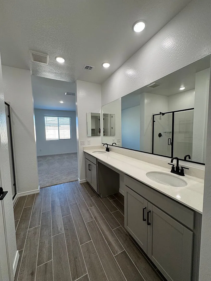 Like New Home In Peoria — Photo 3