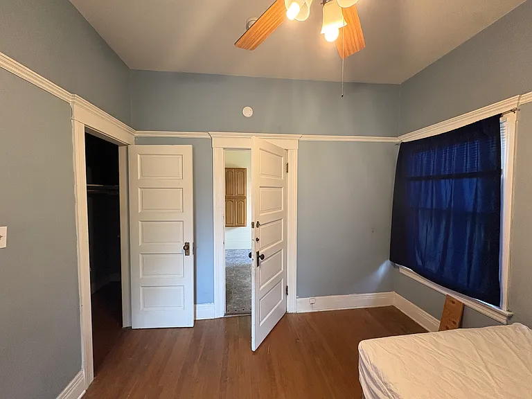 2713 S La Salle Ave — Photo 14