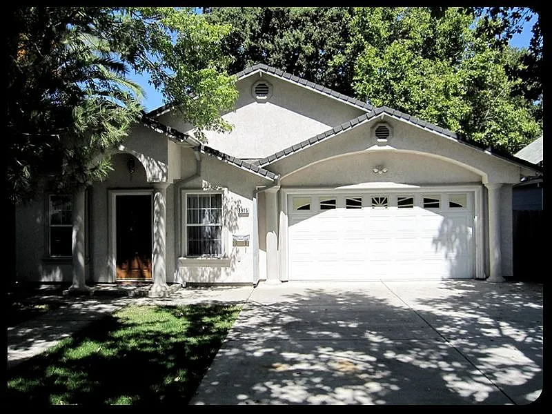1915 El Monte Ave photo 1