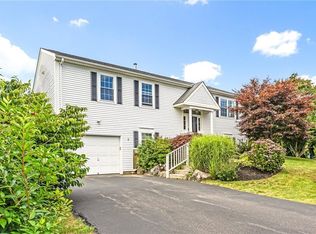 39 President Dr, Narragansett, RI 02882
