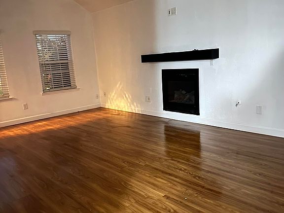 4th image of 555 S Halcyon Road