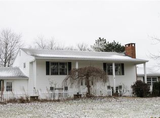 687 Wadsworth Rd, Orrville, OH 44667