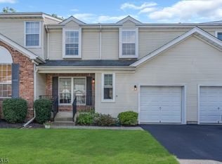 142 Grantham Dr, Somerset, NJ 08873