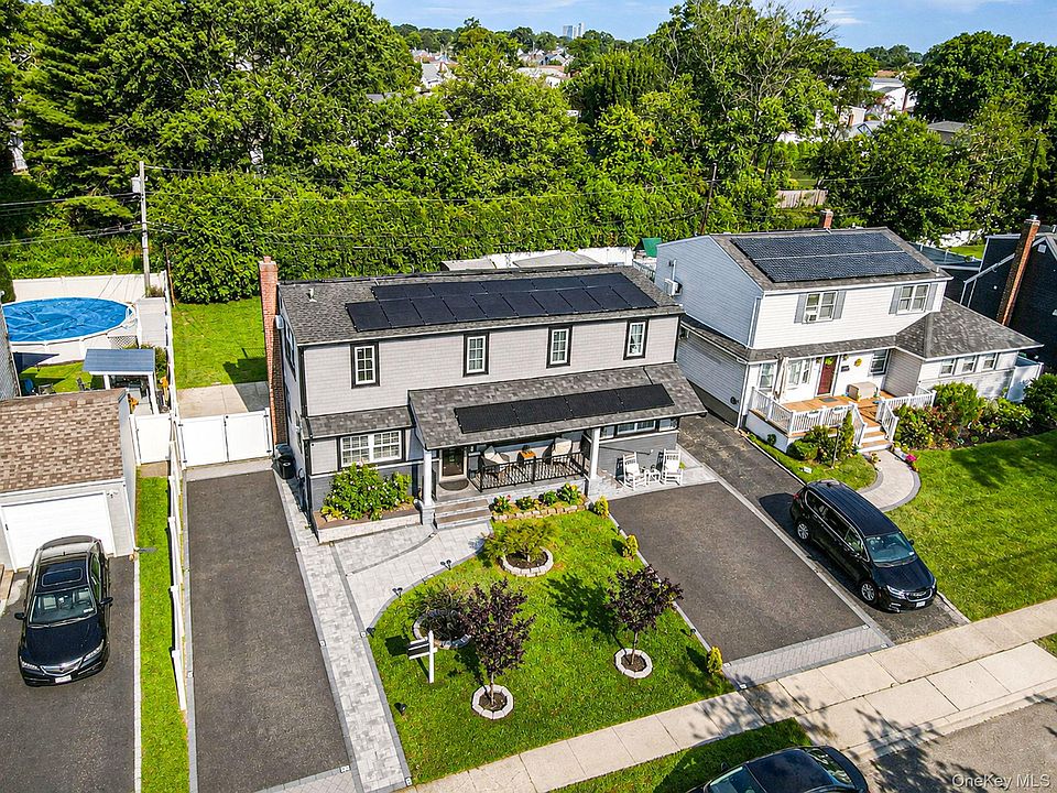 1st image of 828 Strang Drive