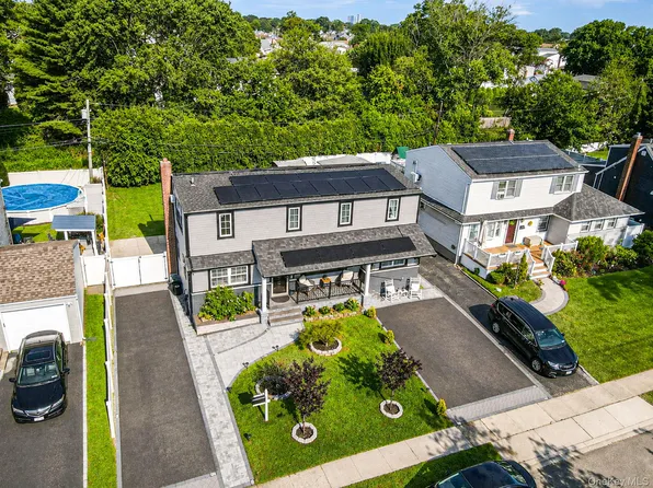 828 Strang Drive, Wantagh, NY 11793