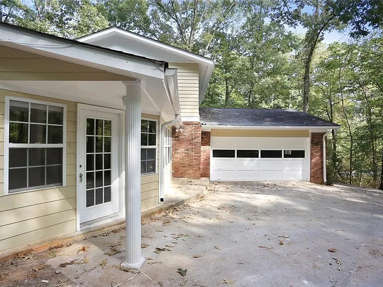 2270 Shawnee Trl — Photo 4