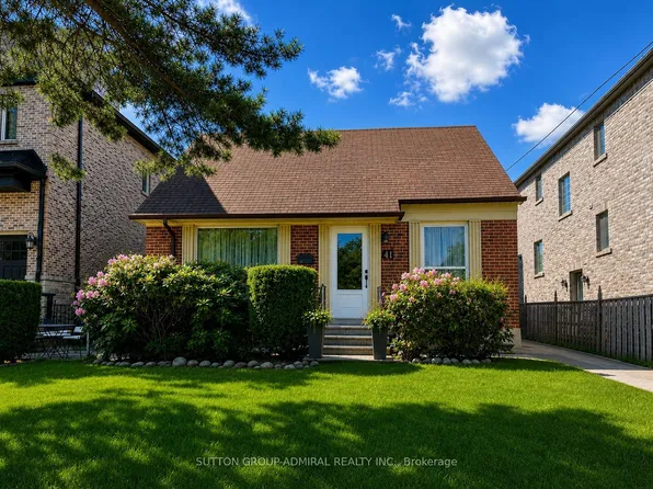 41 Athabaska Ave, Toronto, ON M2M 2T6