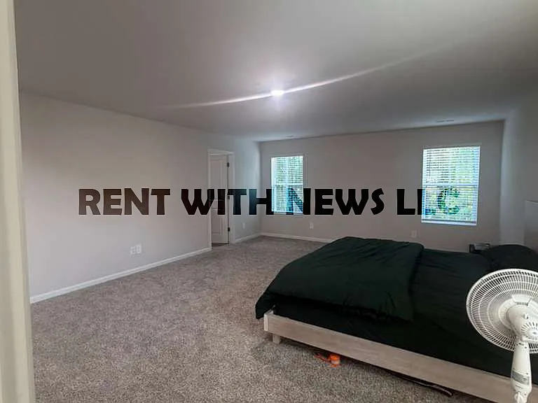 713 Riguard Way — Photo 16