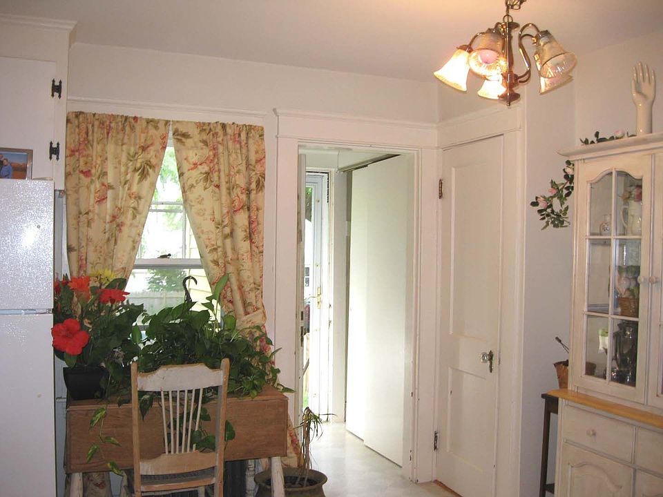 1st image of 26 Hall Ave