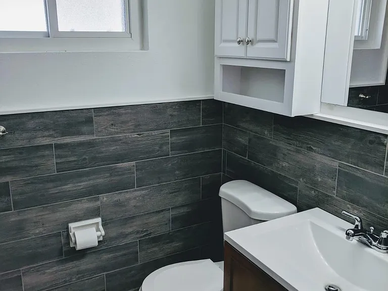 1239 Kraft St — Photo 5