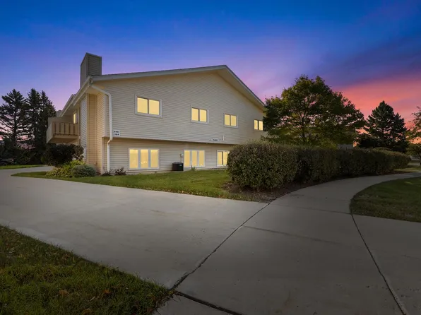 6461 South Crabapple COURT #3, Oak Creek, WI 53154