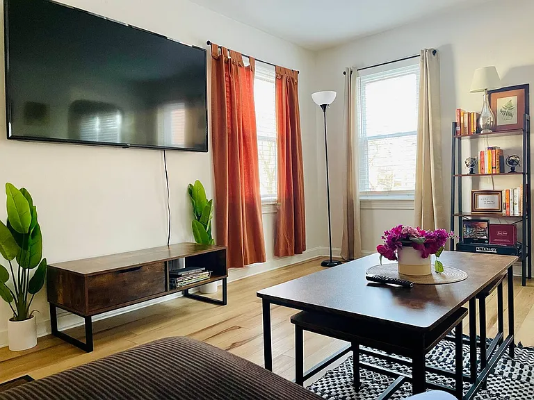 627 S Harlan Ave #B — Photo 4