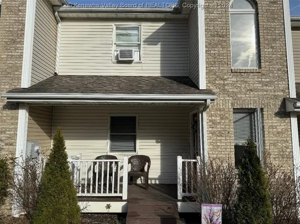 30 Deer Valley Dr, Hurricane, WV 25526