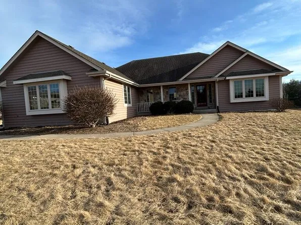 W315S8993 Gena DRIVE, Mukwonago, WI 53149