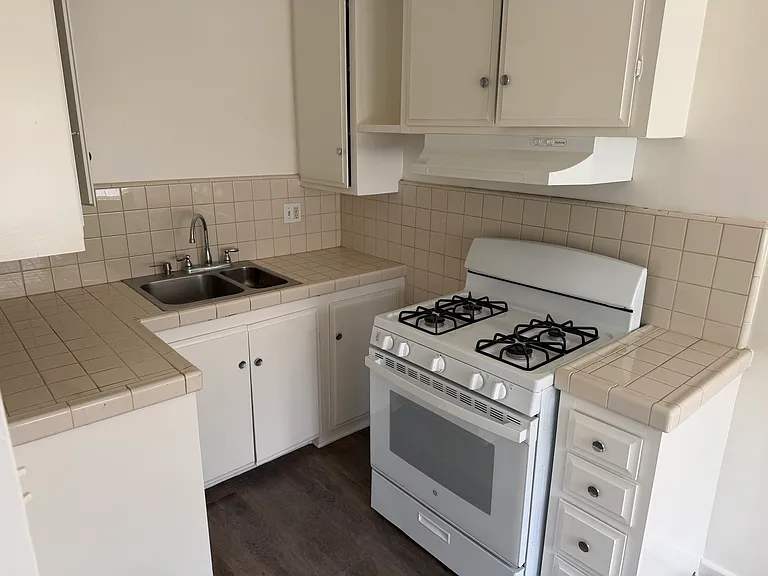 520 W Lemon Ave #522 — Photo 2