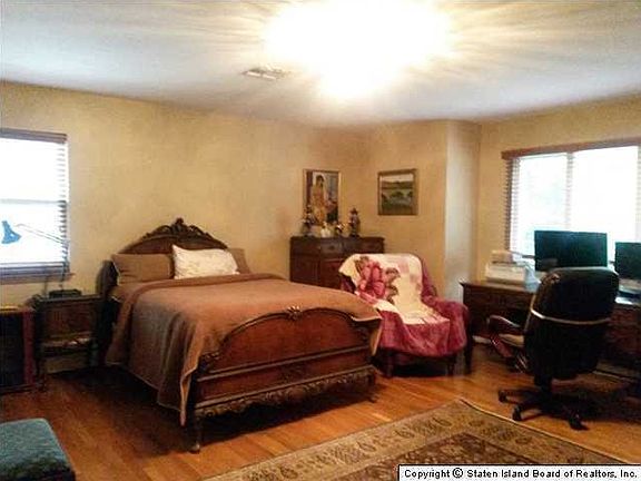 5th image of 104 Hitchcock Ave